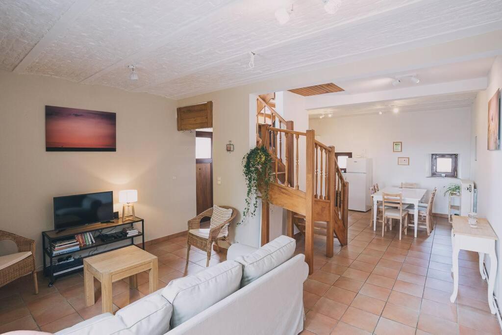 A L'Entree Du Verger - Charmante Maison En Pierres Динан Экстерьер фото